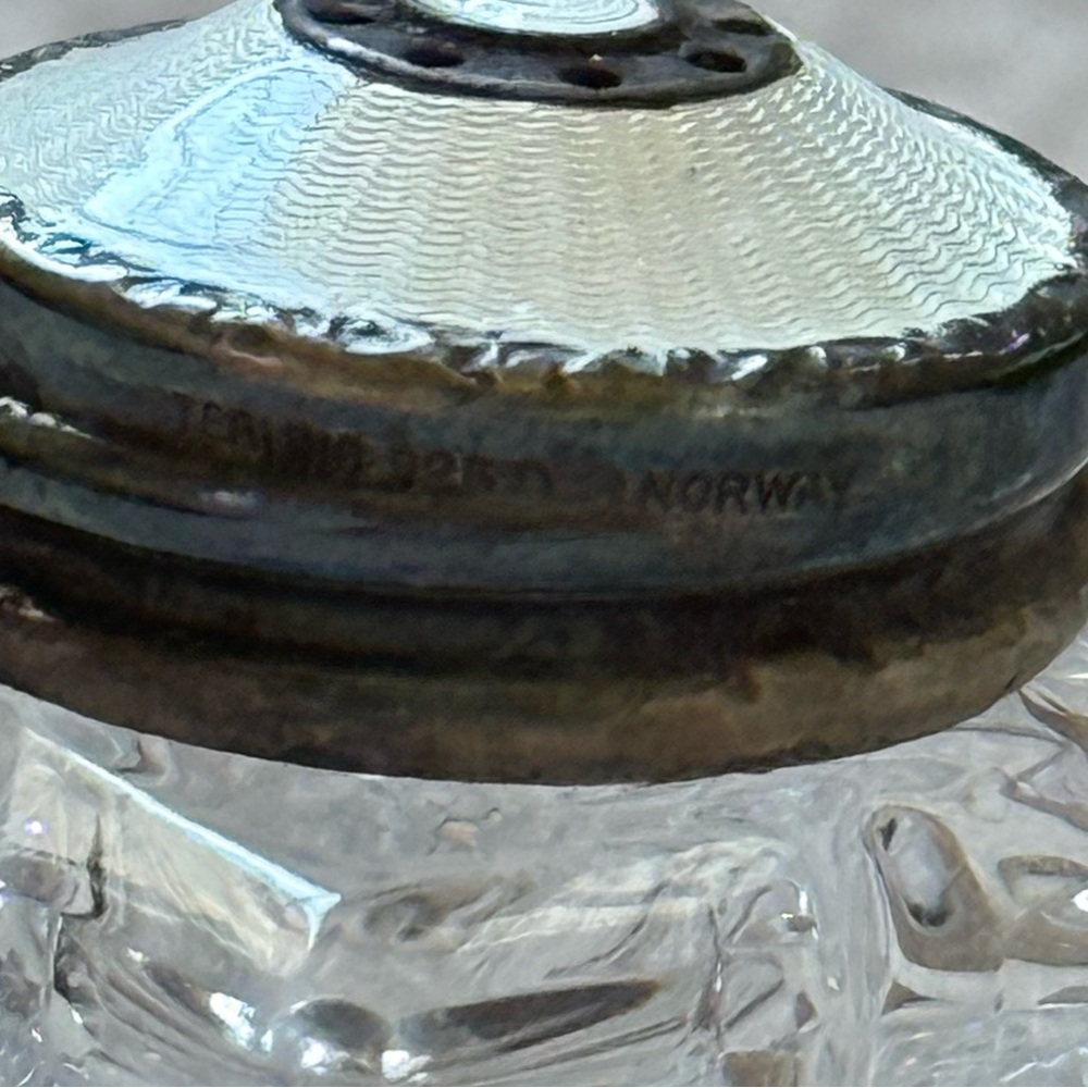 Vintage sterling silver Norway crystal Glass Salt and Pepper shakers - Picture 4 of 7